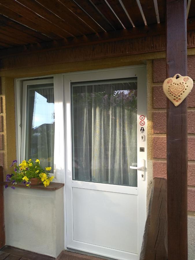 Hrncirna Apartment Kněževes Exterior foto